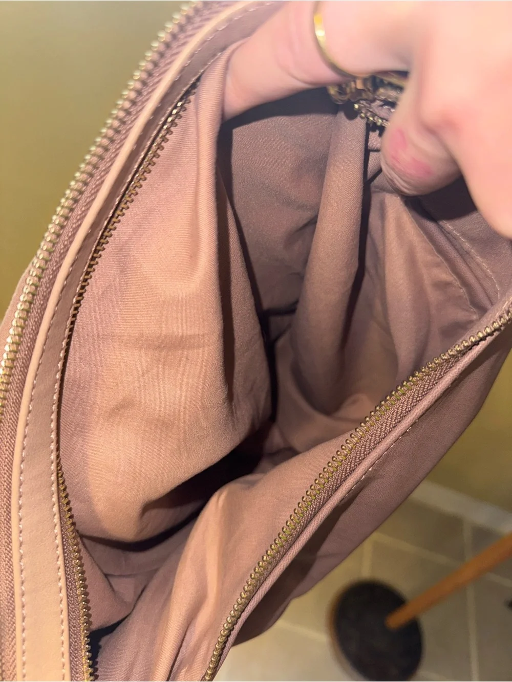 Women’s Soft Hobo Handbag in Mauve